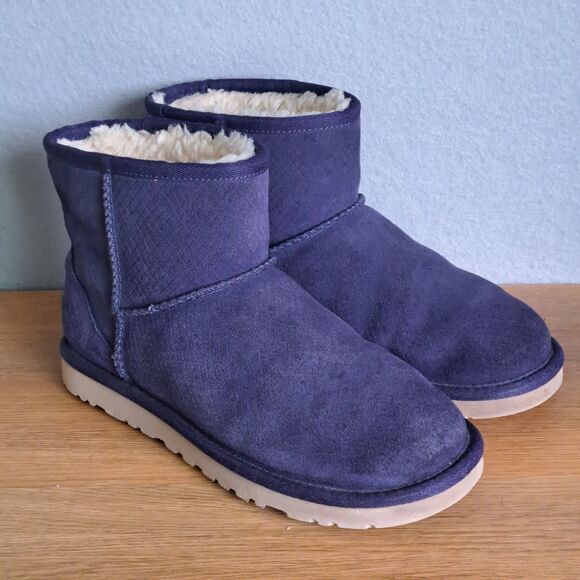 UGG Classic Mini Exotic Scales Marine Navy Blue Women 6 Suede Snow Boots Short - Picture 1 of 12